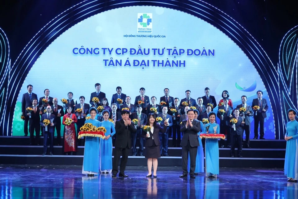 Tân Á Đại Thành - Chủ đầu tư dự án Galia Hanoi 7 Bốn kì liên tiếp Tân Á Đại Thành được vinh danh "Thương hiệu Quốc gia"